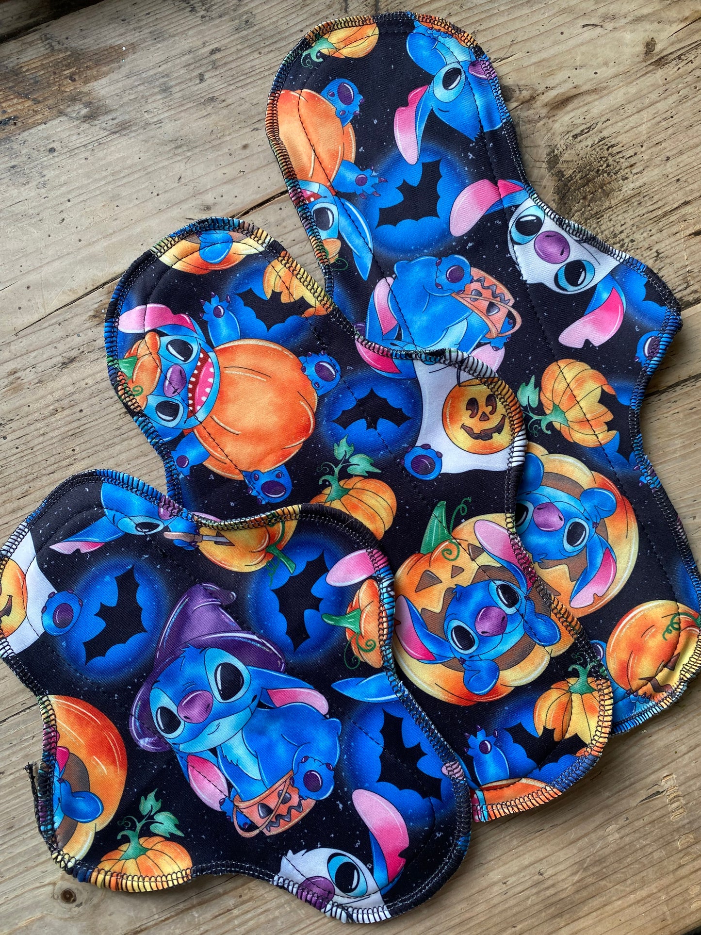 Alien pumpkin overlocker reusable cloth period pads
